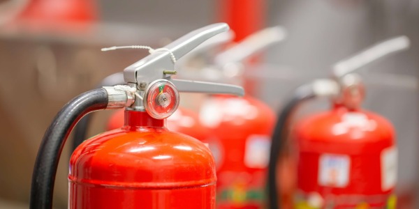 Jakie są rodzaje pożarów? Rodzaje gaśnic i ich przeznaczenie