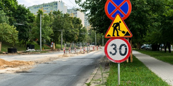 Jak prawidłowo umieścić znak B-36, by był skuteczny i zgodny z przepisami?